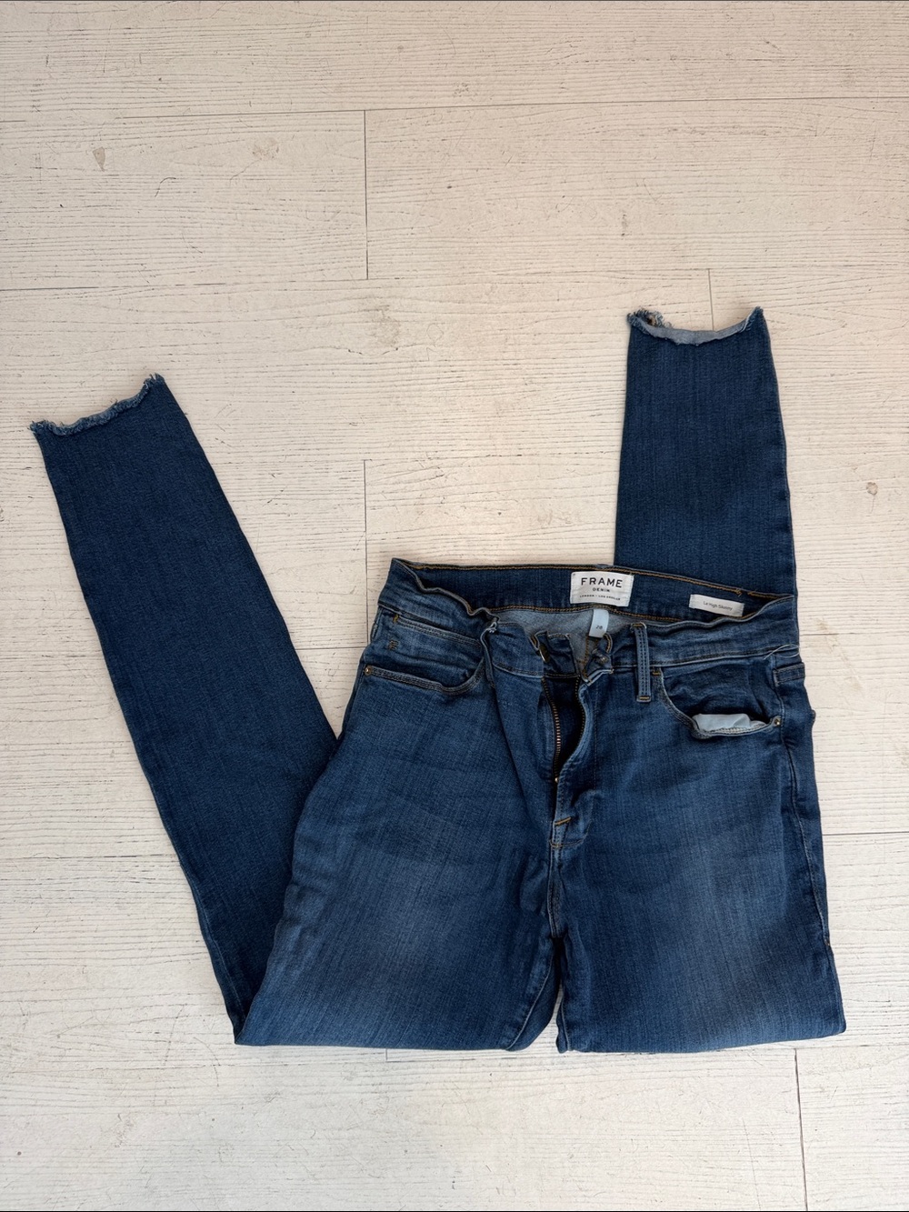 Frame Denim Skinny Jeans in Dark Blue Wash